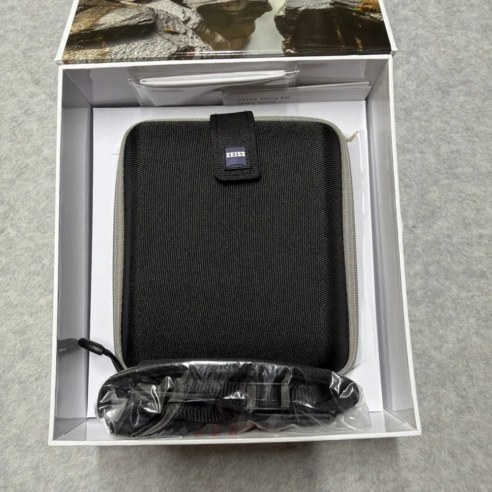 Zeiss Terra ED 10x42 Green Binoculars 524204-9908-000